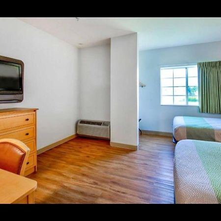 Oyo Townhouse Sulphur,La Extended Stay Kültér fotó