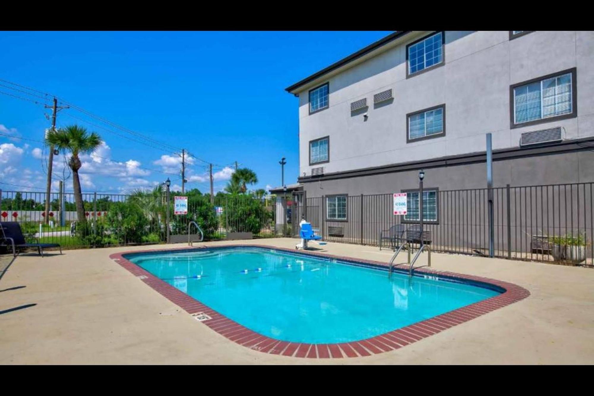 Oyo Townhouse Sulphur,La Extended Stay Kültér fotó