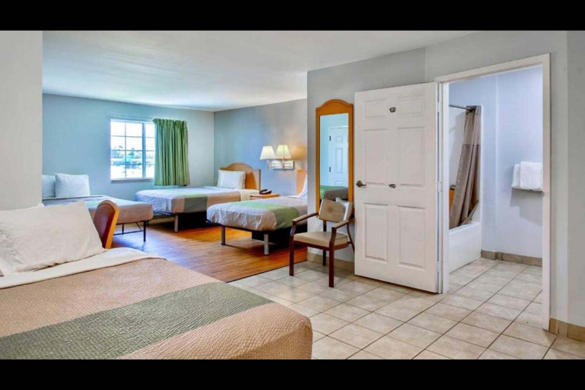 Oyo Townhouse Sulphur,La Extended Stay Kültér fotó
