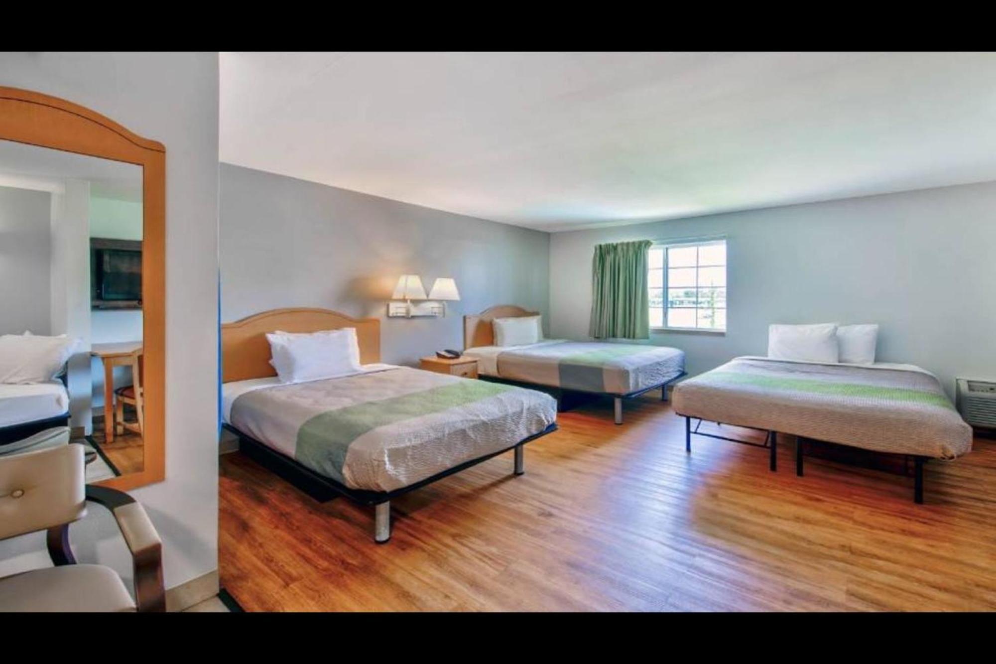 Oyo Townhouse Sulphur,La Extended Stay Kültér fotó
